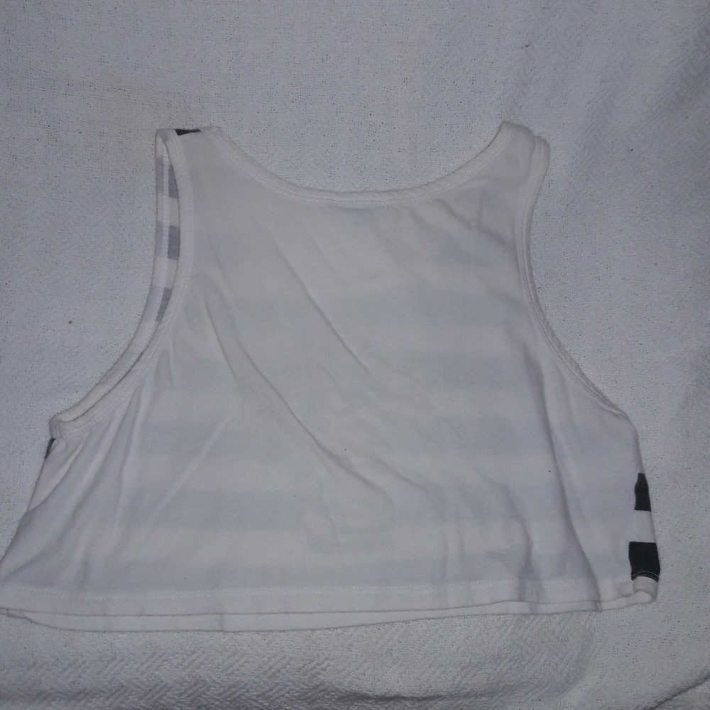 Crop Top - Picture 4 of 4